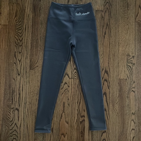 NWOT Soft.Clouds Fleece Lined Grey Leggings Size Small - Picture 3 of 4